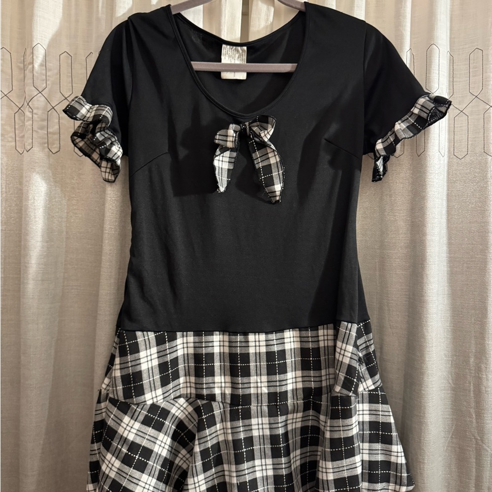 Halloween Sexy School Girl Witch costume Black & White Plaid Hat & Dress